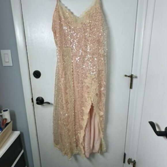 En Elly Anthropologie Pink Sequined Slip Dress with Cream Lace Trim Size Small - Picture 9 of 10